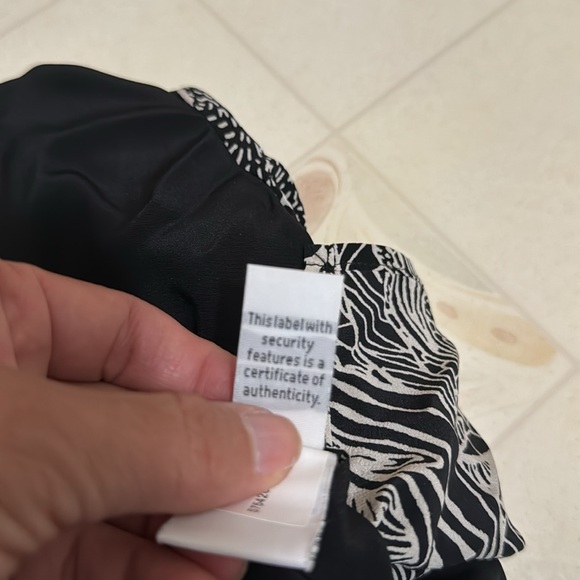 Diane vonFurstenberg long sleeve Like New - Picture 5 of 5